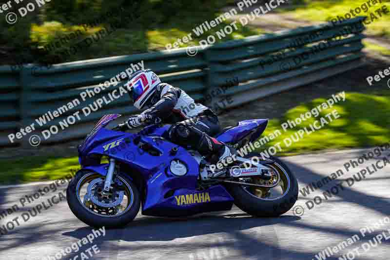 cadwell no limits trackday;cadwell park;cadwell park photographs;cadwell trackday photographs;enduro digital images;event digital images;eventdigitalimages;no limits trackdays;peter wileman photography;racing digital images;trackday digital images;trackday photos